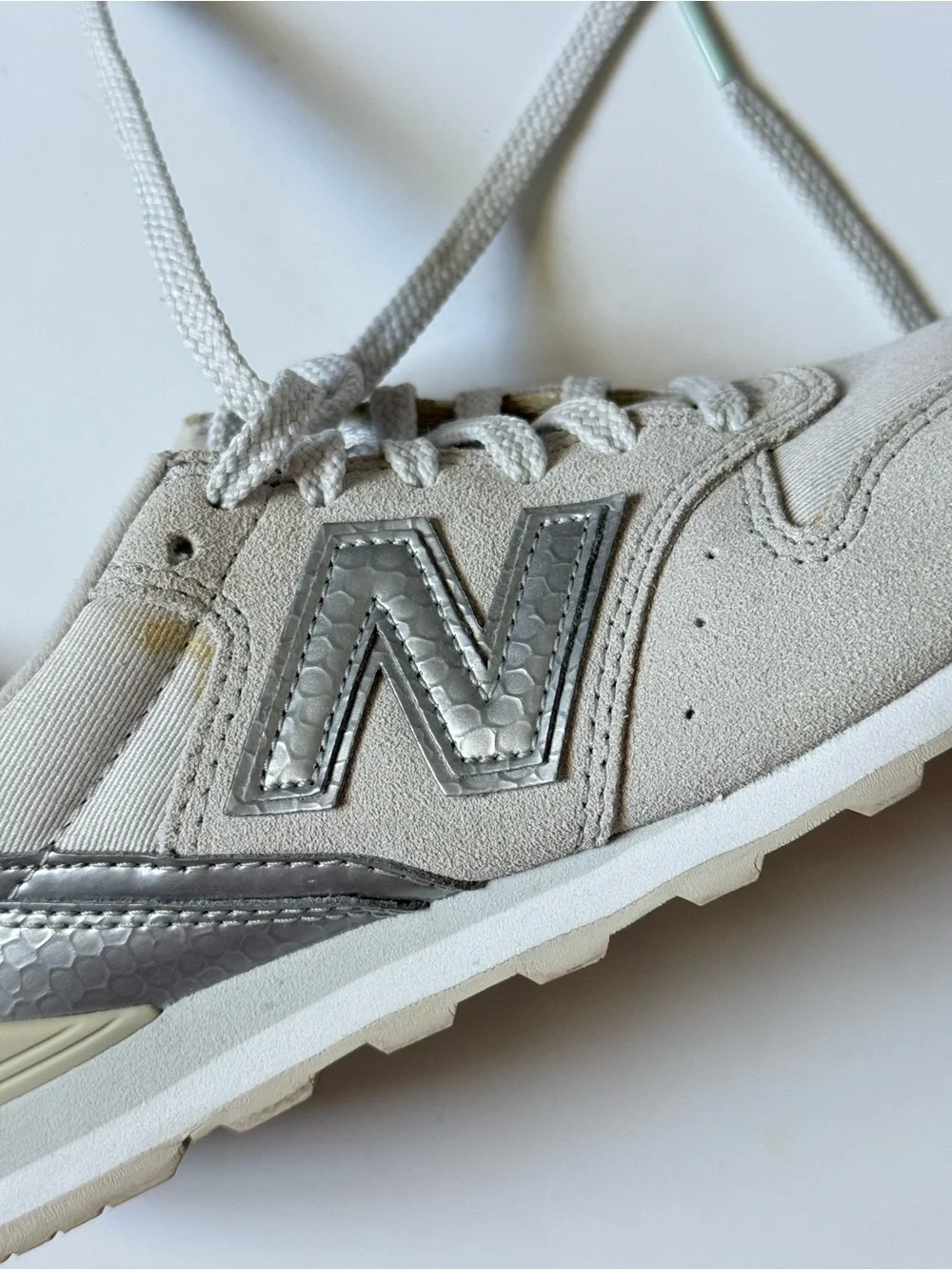 New Balance x J.Crew 996 Women’s Sneakers Gray
